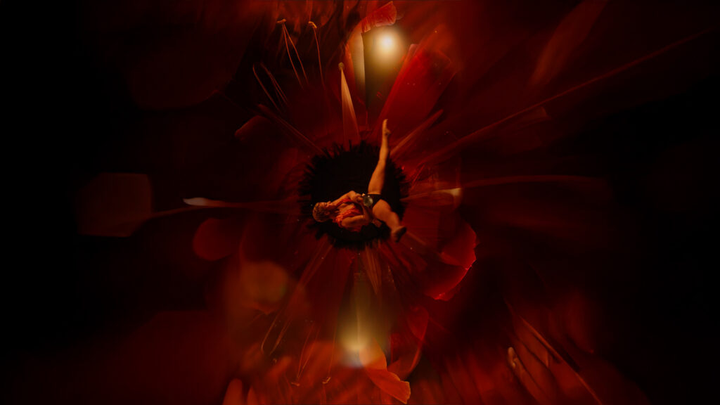 vignette2INSTA-250514_POWER_LIPS_CLIP_2-35_.00_01_04_03.Still003